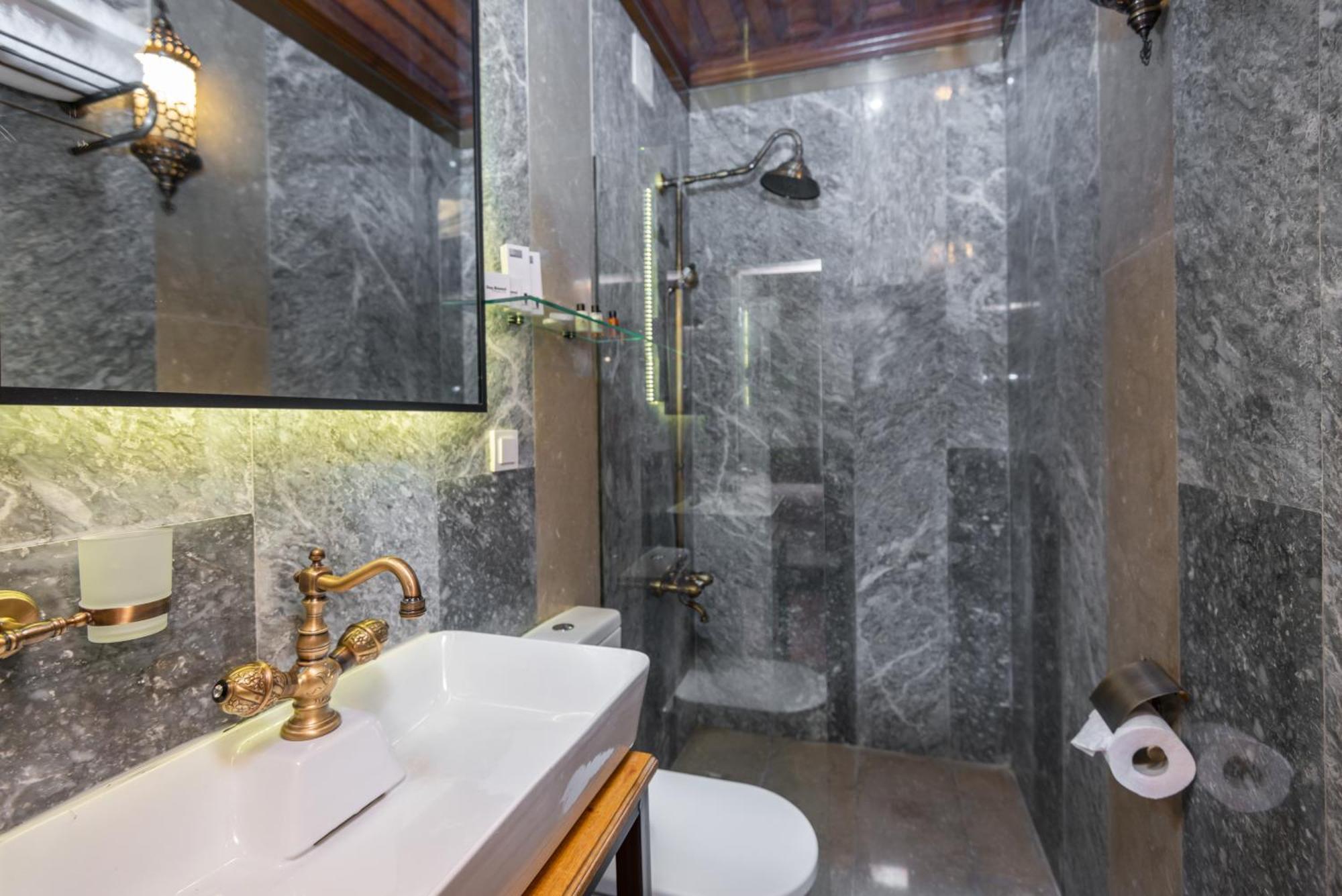 Wonder Wood Hotel Istanbul Ngoại thất bức ảnh
